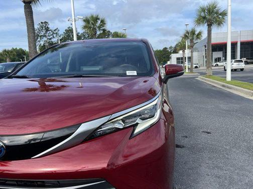 2021 Toyota Sienna Platinum 7 Passenger