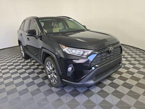 2020 Toyota RAV4 XLE Premium