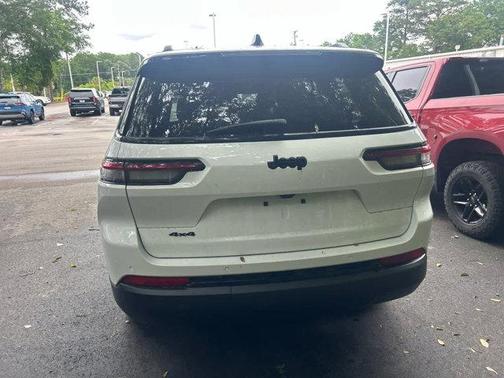 Bright White Clearcoat 2023 Jeep Grand Cherokee L Altitude