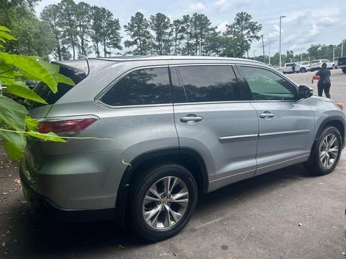Silver Sky Metallic 2015 Toyota Highlander XLE