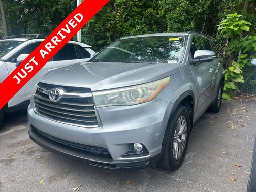 Silver Sky Metallic 2015 Toyota Highlander XLE