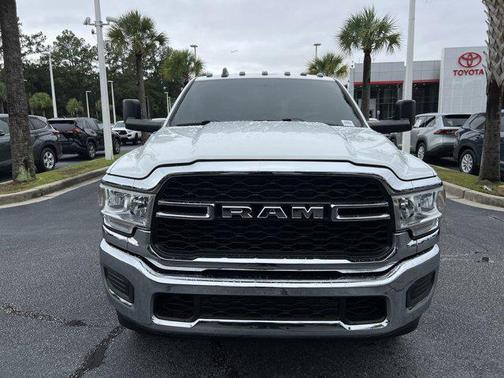 2022 RAM 2500 Tradesman Crew Cab 4x4 8' Box