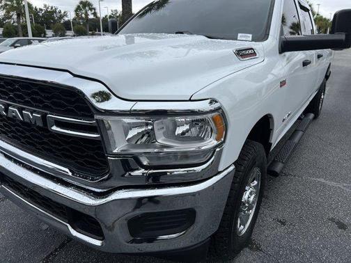 2022 RAM 2500 Tradesman Crew Cab 4x4 8' Box