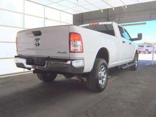 2022 RAM 2500 Tradesman Crew Cab 4x4 8' Box
