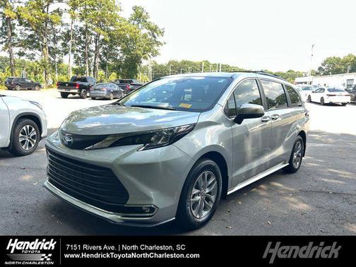 2024 Toyota Sienna XLE 8 Passenger