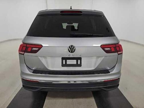 Pyrite Silver Metallic 2024 Volkswagen Tiguan 2.0T S
