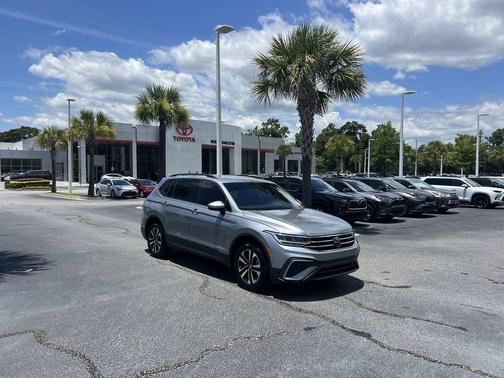 Pyrite Silver Metallic 2024 Volkswagen Tiguan 2.0T S