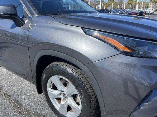 2024 Toyota Highlander LE