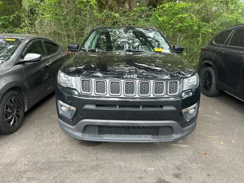 Diamond Black Crystal Pearlcoat 2021 Jeep Compass Latitude
