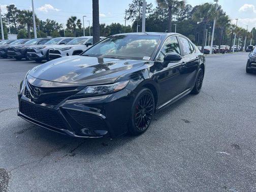 Midnight Black Metallic 2022 Toyota Camry SE