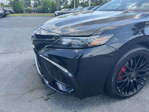 Midnight Black Metallic 2022 Toyota Camry SE