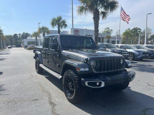 Granite Crystal Metallic Clearcoat 2025 Jeep Gladiator High Tide