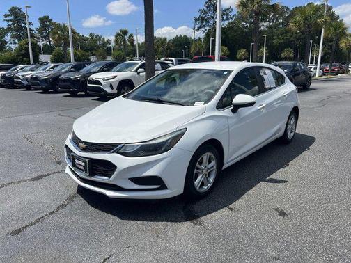 Summit White 2018 Chevrolet Cruze LT
