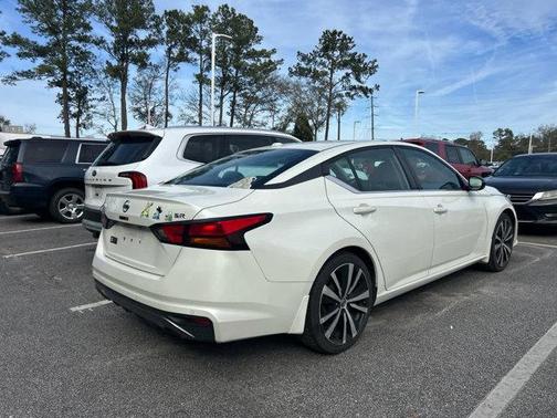 2020 Nissan Altima SR FWD