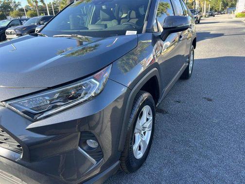 2020 Toyota RAV4 Hybrid XLE