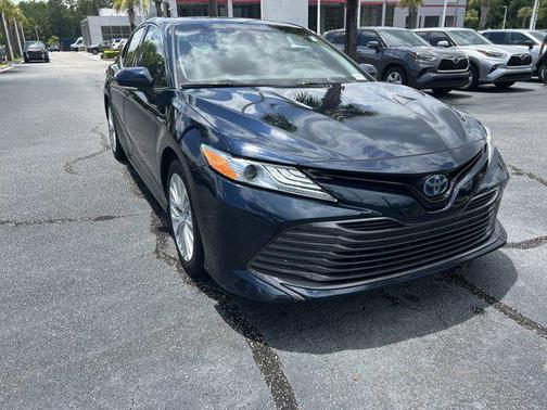 2019 Toyota Camry Hybrid XLE