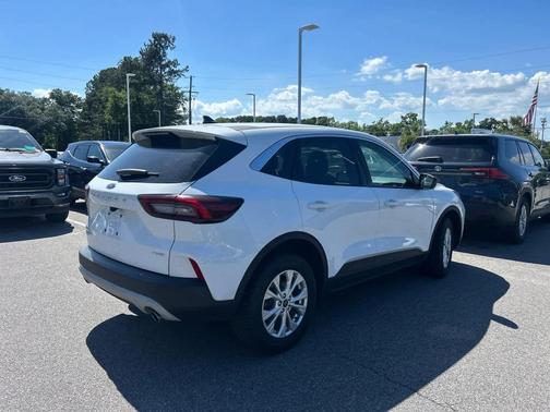 Oxford White 2024 Ford Escape Active