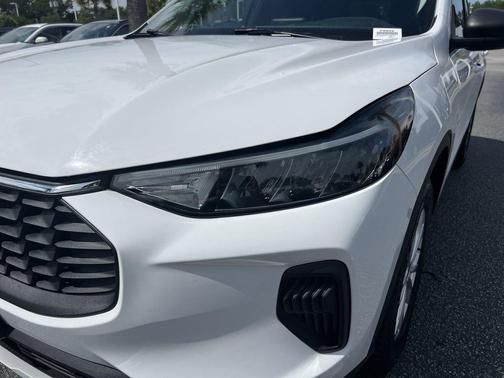 Oxford White 2024 Ford Escape Active