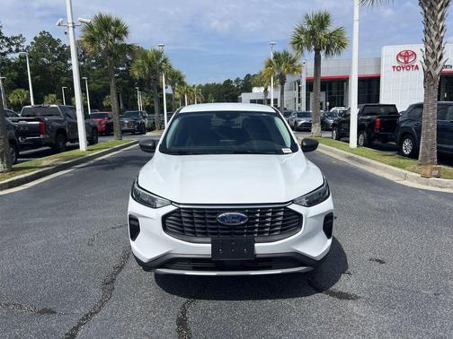 Oxford White 2024 Ford Escape Active