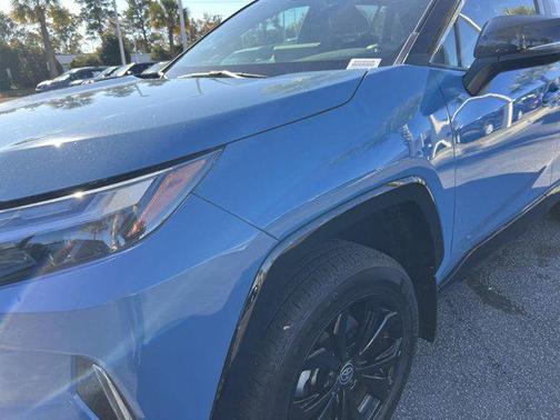 2024 Toyota RAV4 Hybrid SE