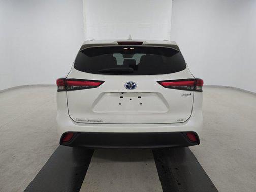 2020 Toyota Highlander Hybrid XLE