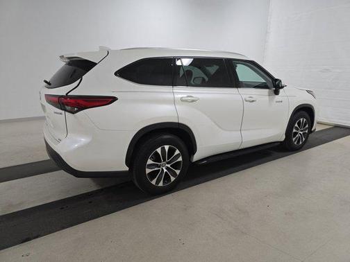 2020 Toyota Highlander Hybrid XLE