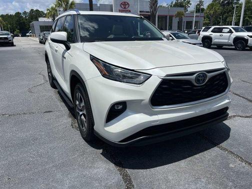 2020 Toyota Highlander Hybrid XLE