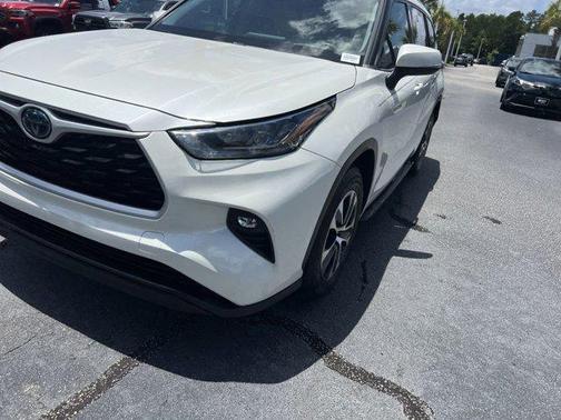 2020 Toyota Highlander Hybrid XLE