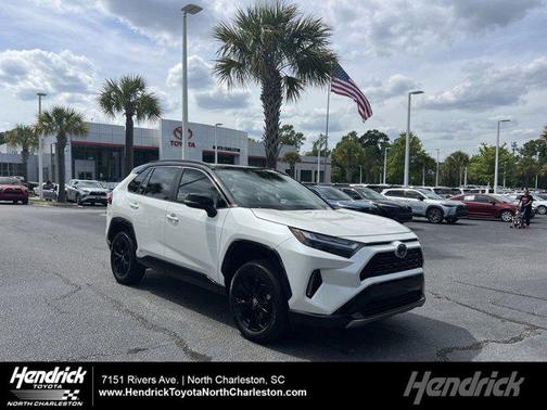 Blizzard Pearl/Midnight Black Metallic 2022 Toyota RAV4 Hybrid SE