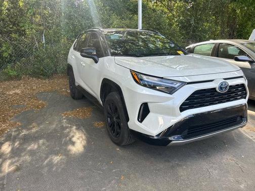 2022 Toyota RAV4 Hybrid SE