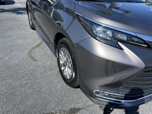 2024 Toyota Sienna XLE 8 Passenger