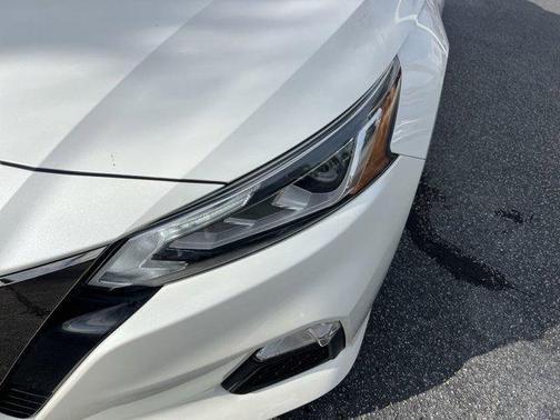 2022 Nissan Altima SR Intelligent AWD