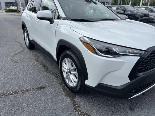 2024 Toyota Corolla Cross LE