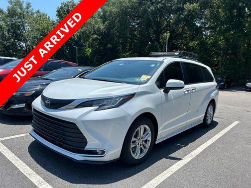 2022 Toyota Sienna XLE 7 Passenger