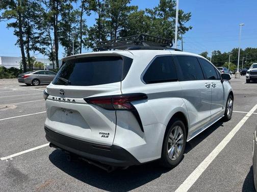 2022 Toyota Sienna XLE 7 Passenger
