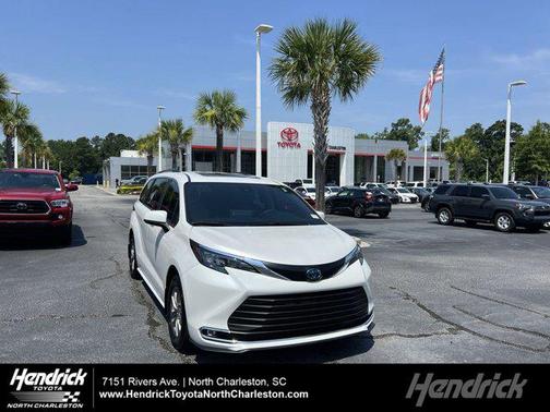 2024 Toyota Sienna XLE 8 Passenger