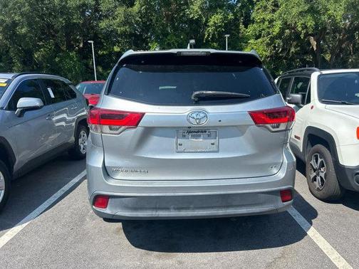 2017 Toyota Highlander LE Plus
