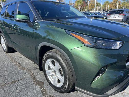 2024 Toyota Highlander LE