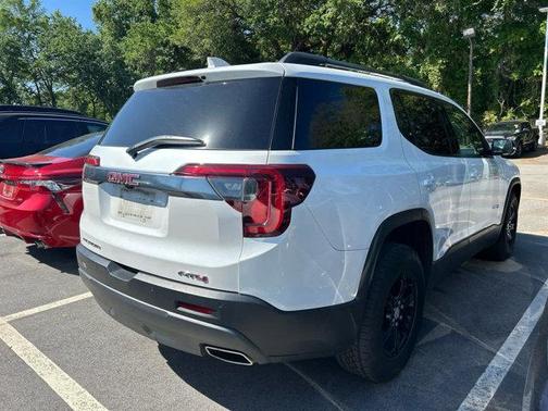 2022 GMC Acadia AWD AT4