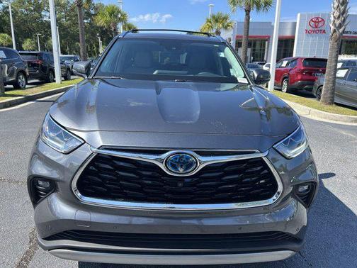 2021 Toyota Highlander Hybrid Platinum
