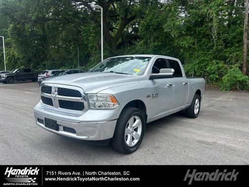 Bright Silver Metallic Clearcoat 2018 RAM 1500 SLT