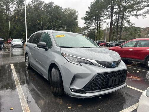 2023 Toyota Sienna XSE 7 Passenger