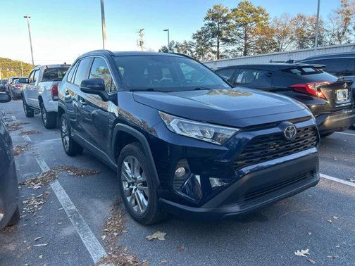 2020 Toyota RAV4 XLE Premium