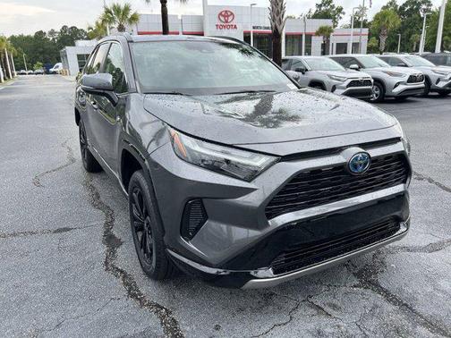 2022 Toyota RAV4 Hybrid SE