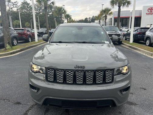 2022 Jeep Grand Cherokee Laredo