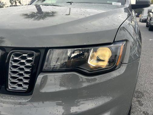 2022 Jeep Grand Cherokee Laredo