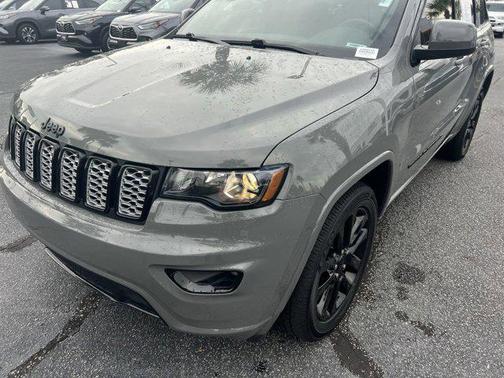 2022 Jeep Grand Cherokee Laredo