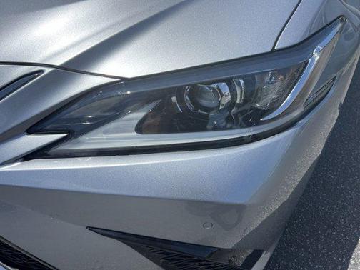 Iridium 2022 Lexus ES 350 F Sport