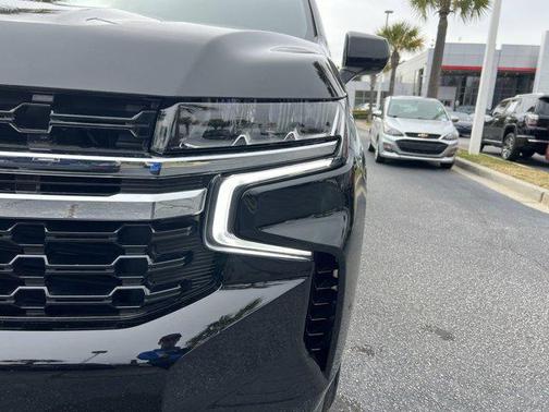 2023 Chevrolet Suburban LS