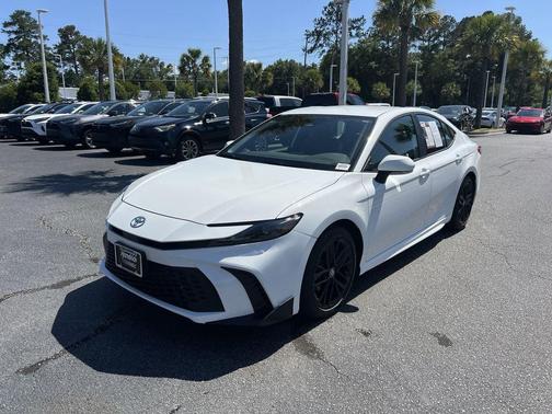 Ice Cap 2025 Toyota Camry SE